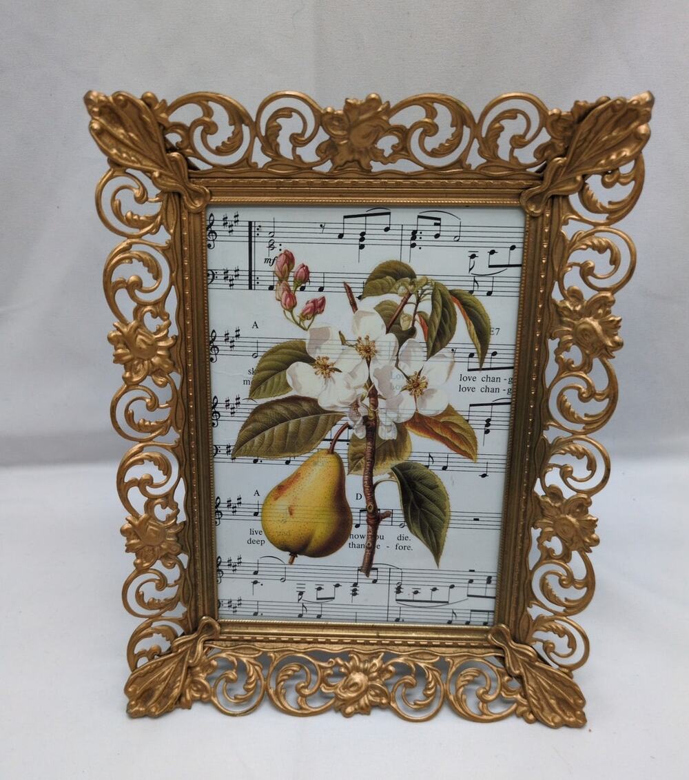 Vtg Stylebuilt Hollywood Regency Gold Filigree Frame 8x10 Tabletop Velvet Easel